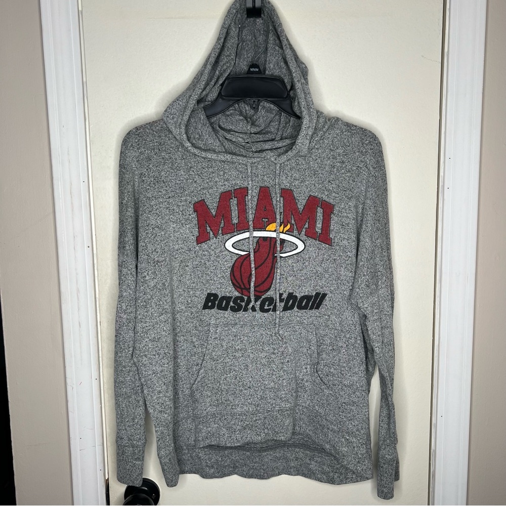 Miami Heat Women’s Lightweight Hoodie